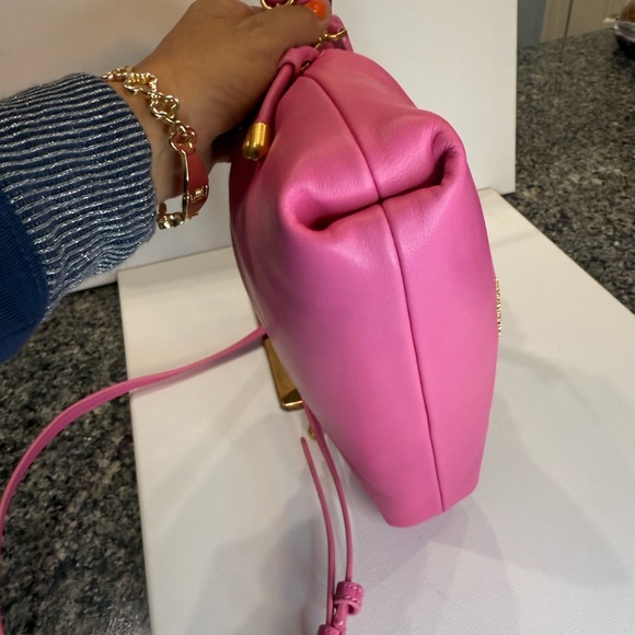 EUC! Kate Spade Meringue Nappa Leather Pull String small crossbody bag. - Picture 6 of 11